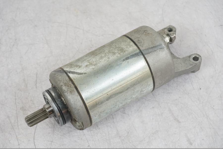 Framsidan på Startmotor från en KTM 1190 Adventure -2015 motorcykel.