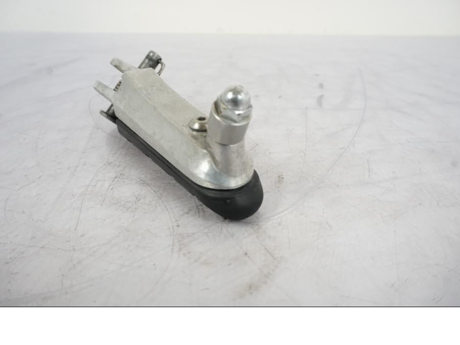 Vänster sida på Fotpinne från en Honda VFR 1200 -2010 motorcykel.