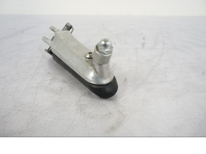 Vänster sida på Fotpinne från en Honda VFR 1200 -2010 motorcykel.