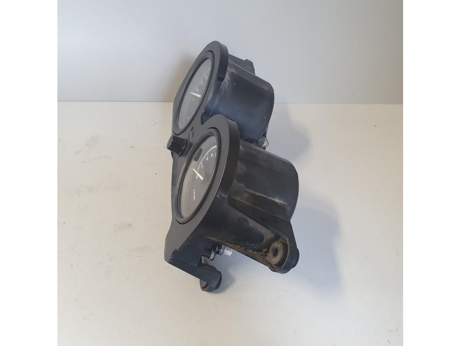 Höger sida på Instrumentpanel från en BMW R 1100 RT -1999 motorcykel.