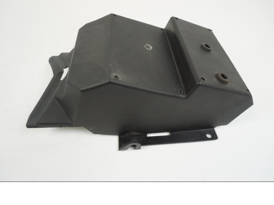 Vänster sida på Batterikåpa från en BMW S 1000 R -2019 motorcykel.