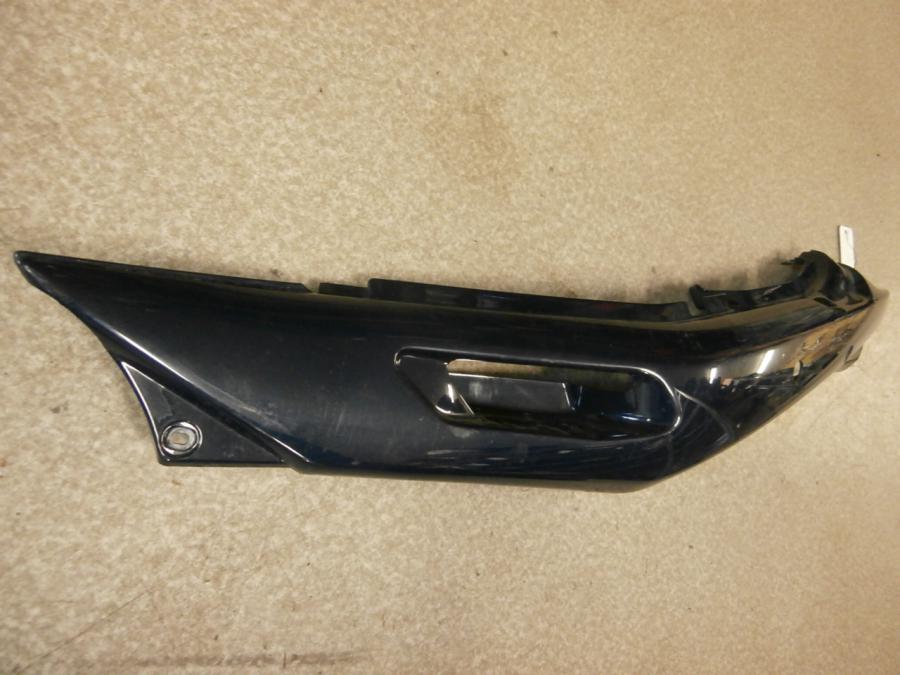 Höger sida på Bakvinge från en Yamaha XJ 900 S -1998 motorcykel.