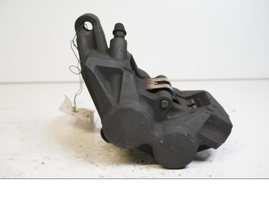 Baksidan på Bromsok från en Yamaha XV 1700 -2003 motorcykel.