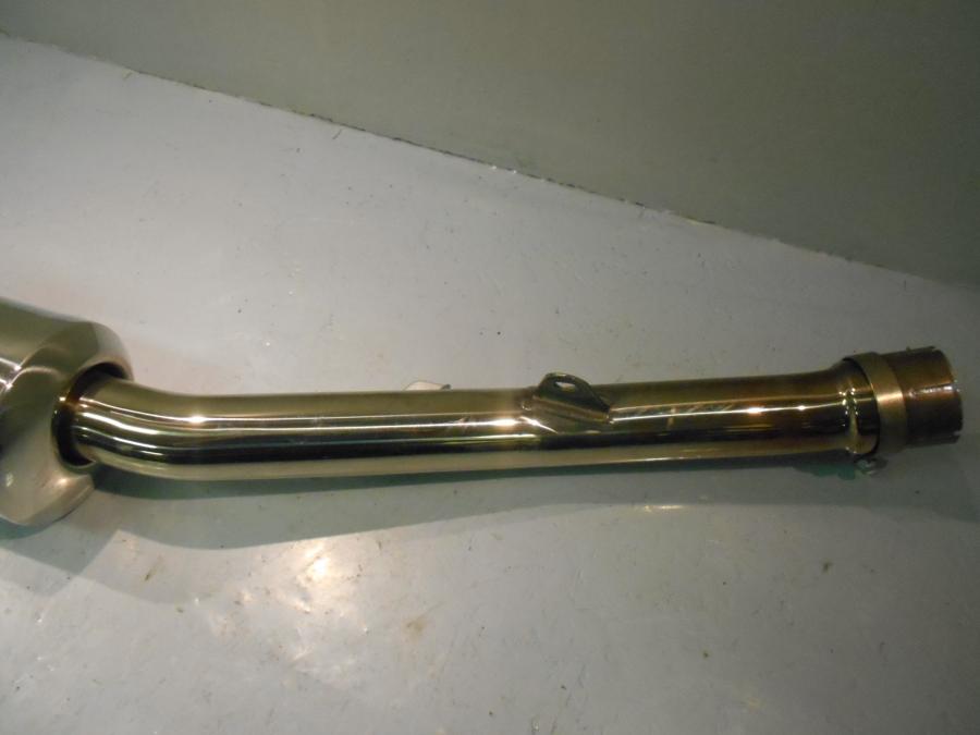 Vänster sida på Ljuddämpare från en Kawasaki ZZ-R 1400 -2008 motorcykel.