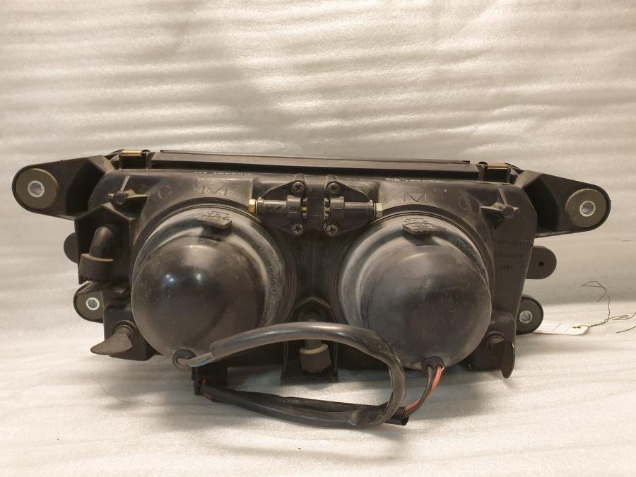 Snett uppifrån på Strålkastare från en Kawasaki ZX-9R -1994 motorcykel.