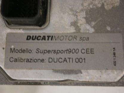 Vänster sida på CDI / ECU från en Ducati 900 SS -1999 motorcykel.