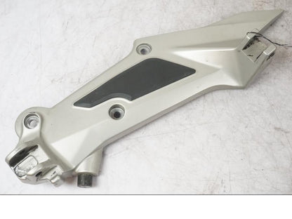 Framsidan på Fotpinnefäste från en BMW K 1600 GTL -2015 motorcykel.