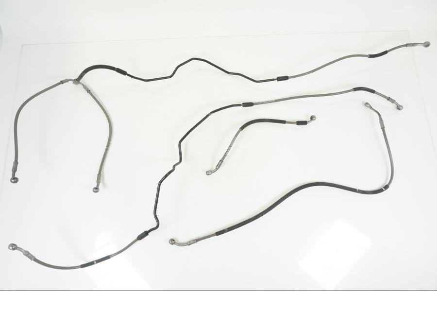 Framsidan på Bromsledning från en BMW S 1000 R -2019 motorcykel.