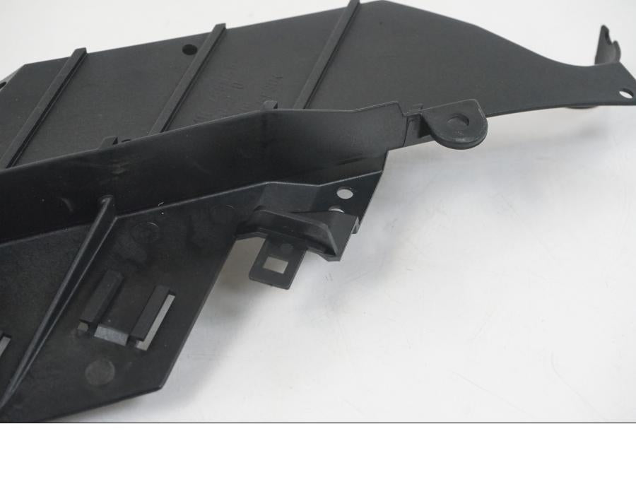 Höger sida på Reläbox från en BMW F 650 CS -2002 motorcykel.