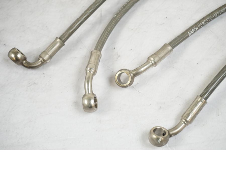 Höger sida på Bromsledning från en BMW R 1200 R -2007 motorcykel.