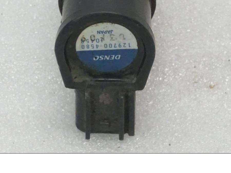 Baksidan på Tändspole från en Kawasaki ZX-9R -1998 motorcykel.