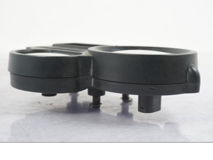 Snett nerifrån på Instrumentpanel från en BMW R 1200 GS -2005 motorcykel.