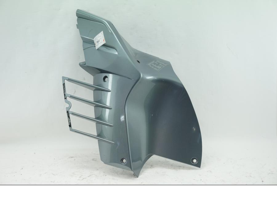 Framsidan på Sidkåpa från en Kawasaki GTR 1400 -2011 motorcykel.