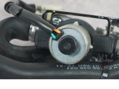 Vänster sida på Second Air från en KTM 1290 Super Duke R -2022 motorcykel.