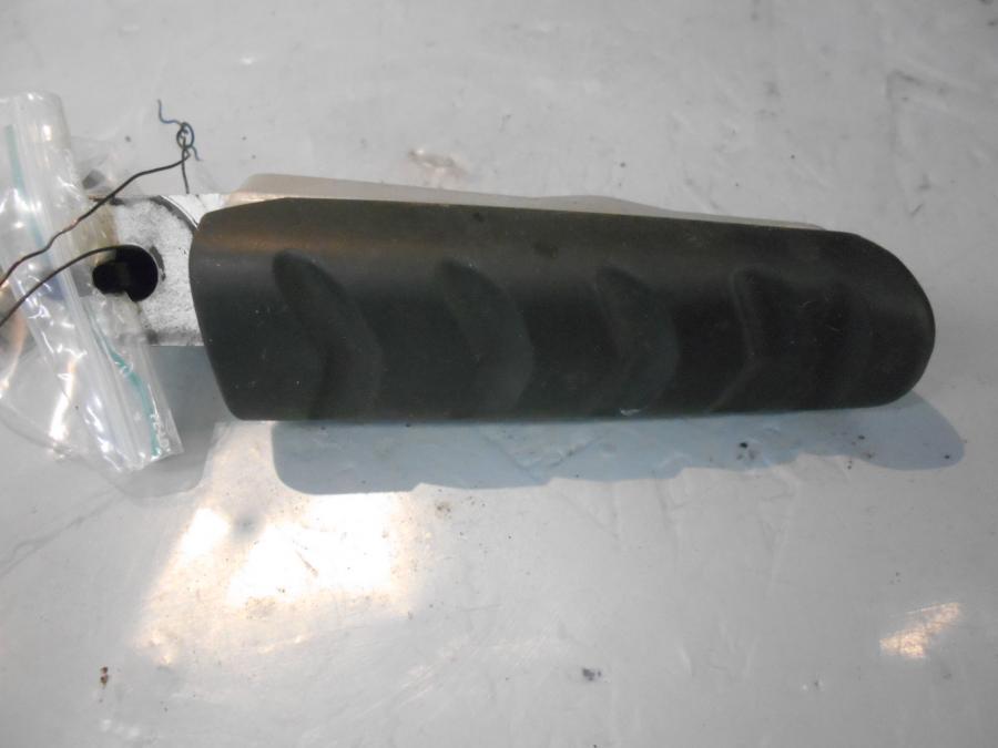 Framsidan på Fotpinne från en BMW R 1200 RS -2016 motorcykel.