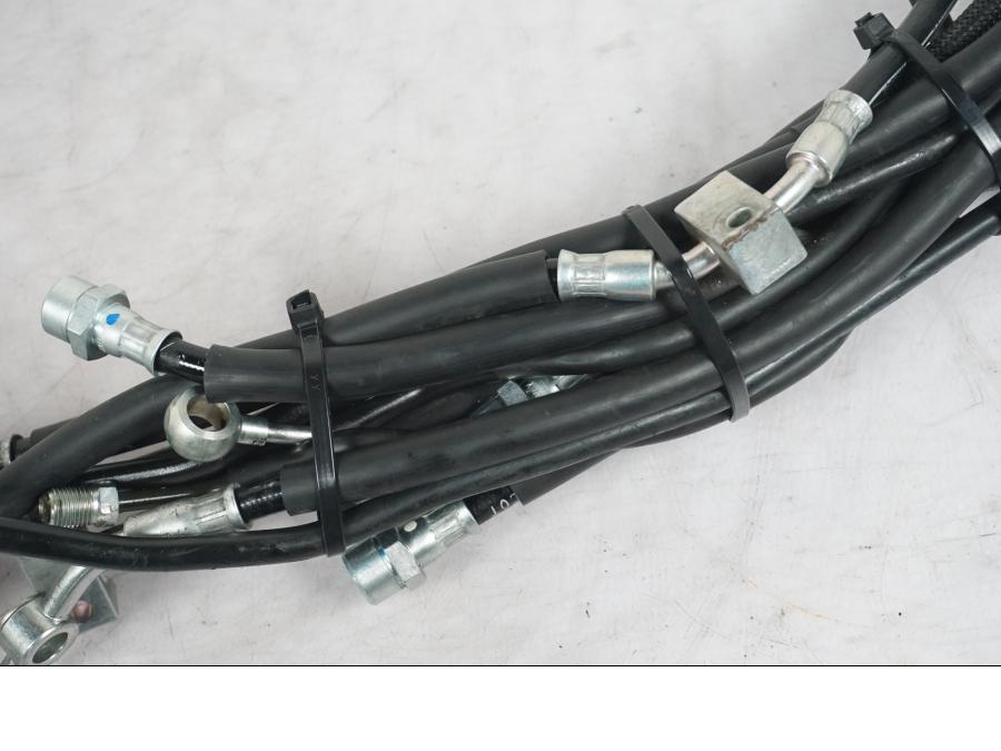 Extrabild4 på Bromsledning från en Kawasaki GTR 1400 -2008 motorcykel.