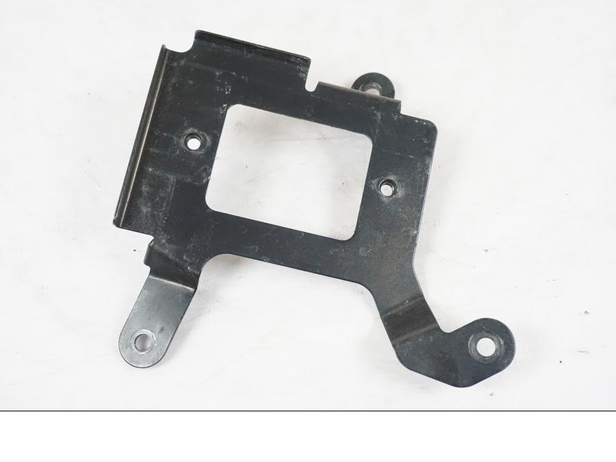 Baksidan på Likriktare från en Kawasaki ZX-6R -2011 motorcykel.