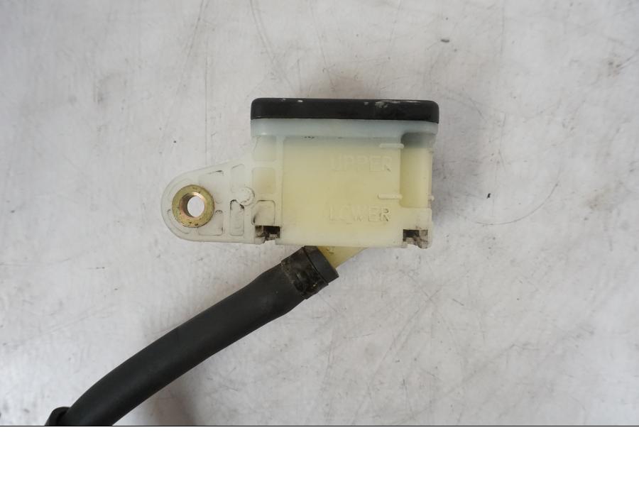 Vänster sida på Bromshuvudcylinder från en Honda VTR 1000 F -1997 motorcykel.