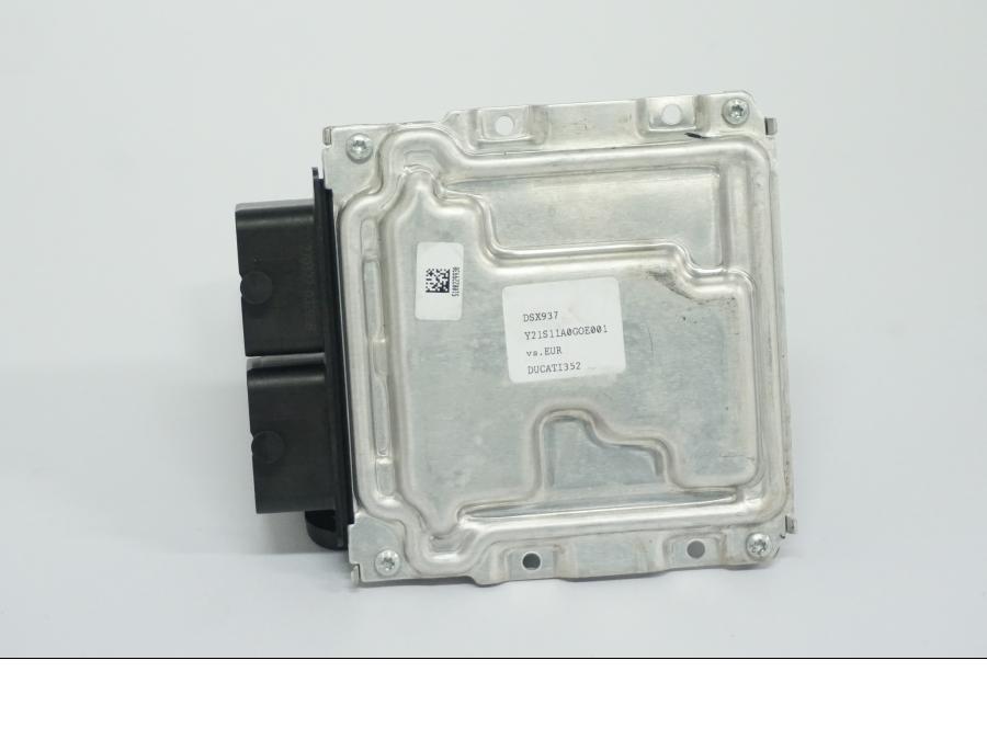 Extrabild2 på CDI / ECU från en Ducati Desert X -2022 motorcykel.