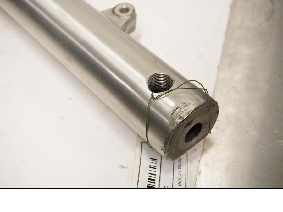 Baksidan på Gaffelben från en Honda VT 600 C -1994 motorcykel.