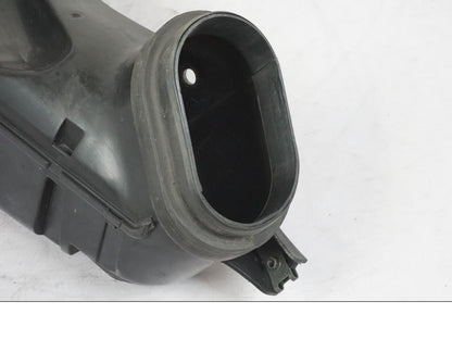 Höger sida på Luftrör från en Suzuki GSX-R 750 -2007 motorcykel.