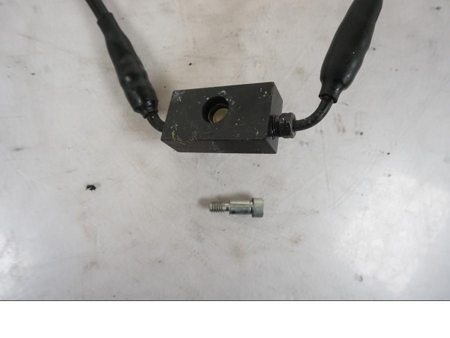 Baksidan på Bromsledning från en H-D Softail Sport Glide FLSB -2022 motorcykel.