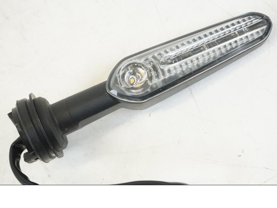 Baksidan på Blinkers LED från en Yamaha MT-09 -2021 motorcykel.