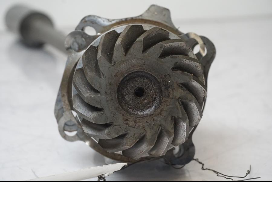 Extrabild3 på Kardanaxel från en Kawasaki VN 1500 Mean Streak -2002 motorcykel.