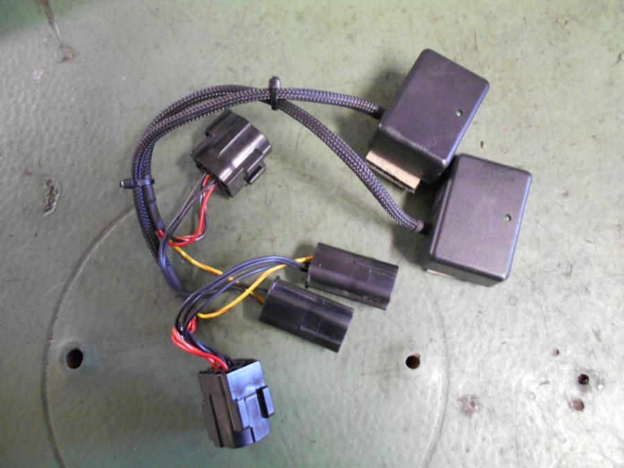 Framsidan på Styrdon från en Ducati Monster 696 -2008 motorcykel.