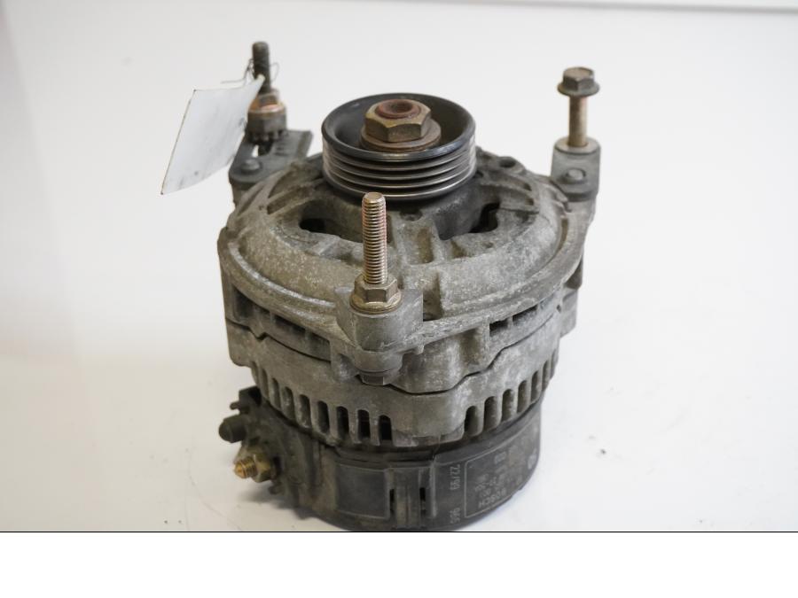 Framsidan på Generator från en BMW R 1150 GS -1999 motorcykel.