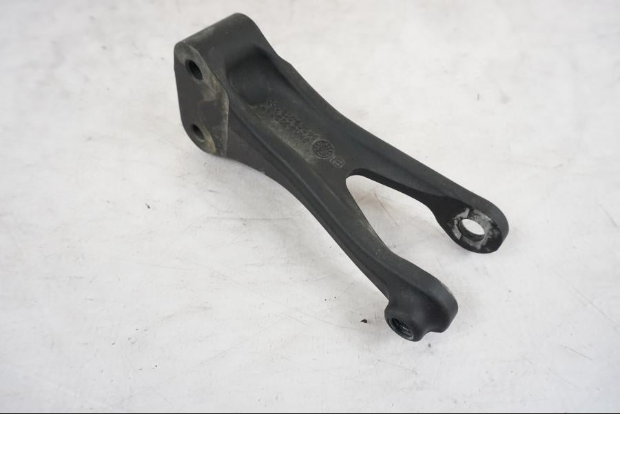 Baksidan på Motorfäste från en KTM 790 Duke -2018 motorcykel.