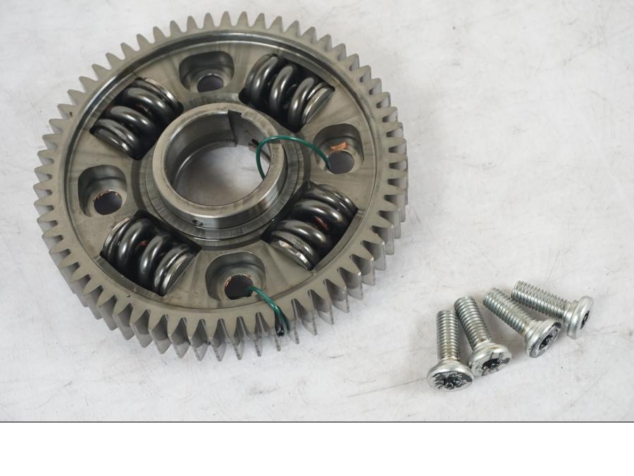 Framsidan på Kopplingskorgsdrev från en BMW R 1200 GSA -2014 motorcykel.