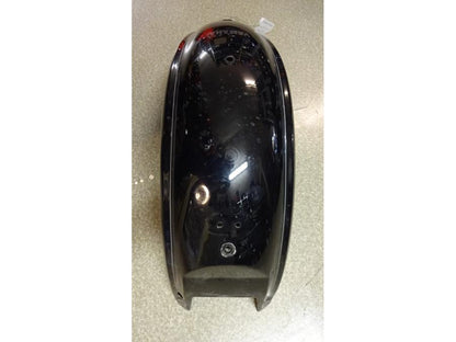 Vänster sida på Bakskärm från en Yamaha XVS 1100 -2000 motorcykel.