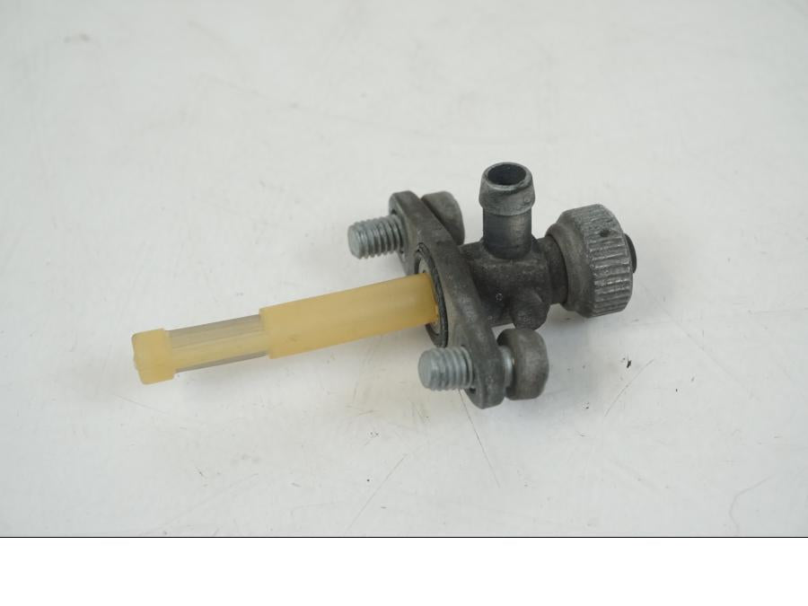 Baksidan på Bensinkran från en KTM 990 SM -2009 motorcykel.