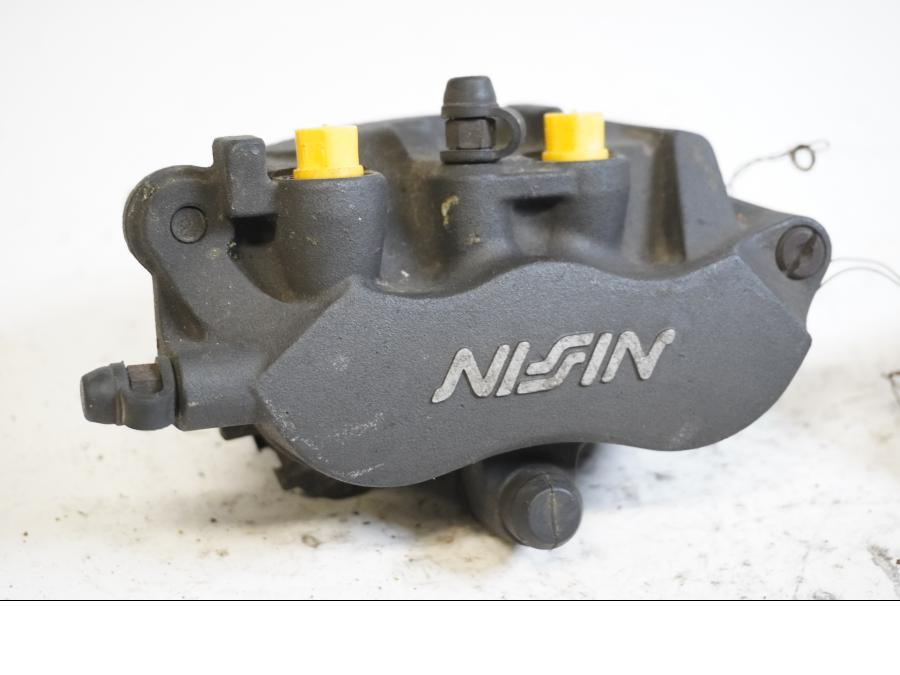 Framsidan på Bromsok från en Honda CBR 1100 XX -1998 motorcykel.