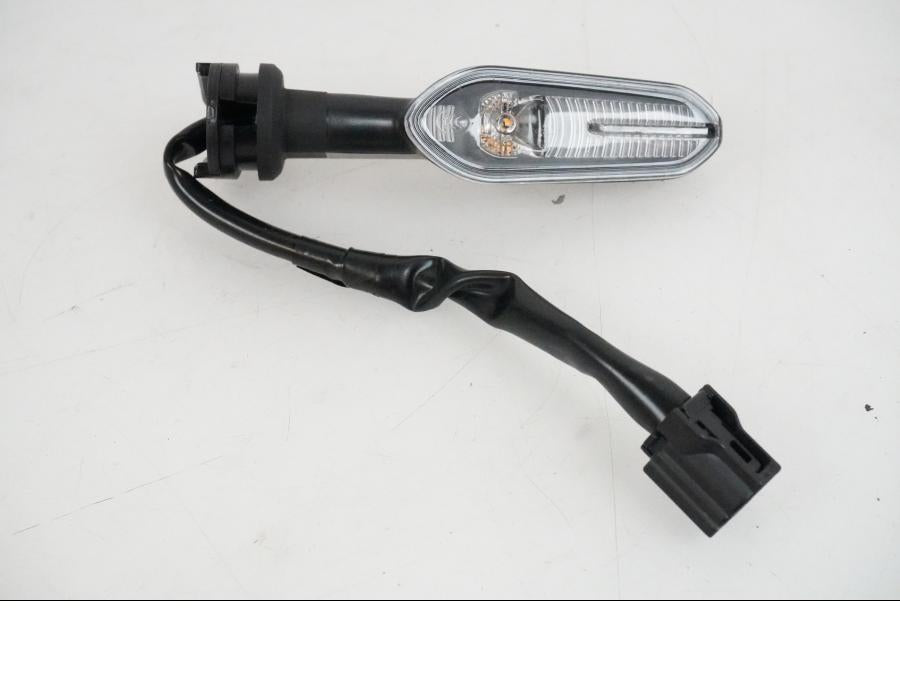 Framsidan på Blinkers LED från en Yamaha MT-09 -2024 motorcykel.