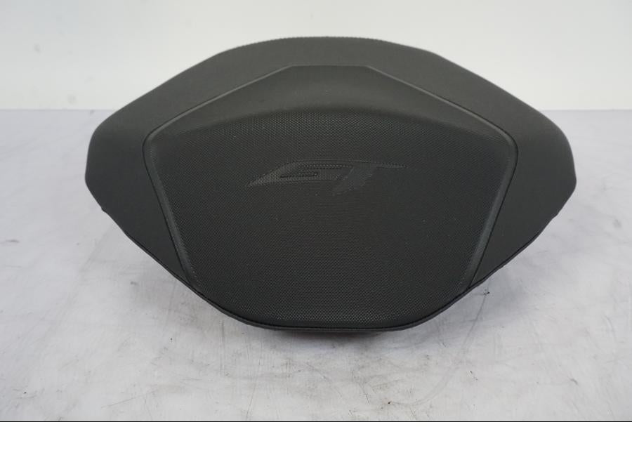 Snett uppifrån på Sadel från en KTM 1290 Super Duke -2019 motorcykel.