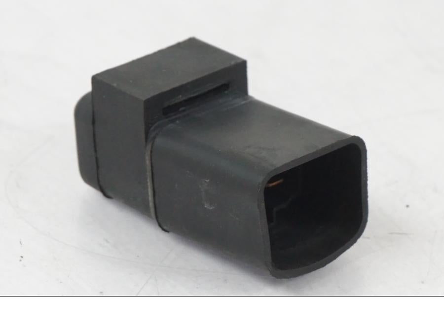 Höger sida på Relä från en Suzuki SV 650 S -2005 motorcykel.