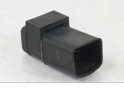 Höger sida på Relä från en Suzuki SV 650 S -2005 motorcykel.