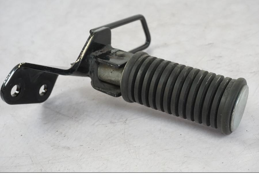 Höger sida på Fotpinne från en Suzuki VL 800 -2002 motorcykel.