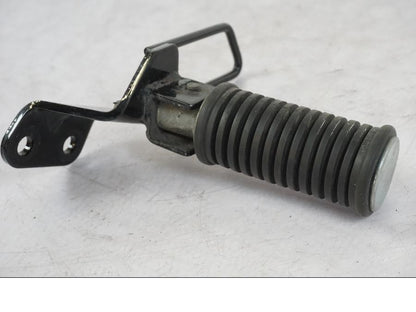 Höger sida på Fotpinne från en Suzuki VL 800 -2002 motorcykel.