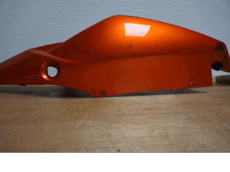 Framsidan på Bakvinge från en Suzuki GSX-R 1000 -2007 motorcykel.