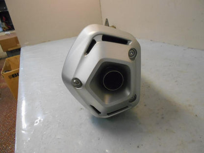 Baksidan på Ljuddämpare från en Kawasaki ZZ-R 1400 -2015 motorcykel.