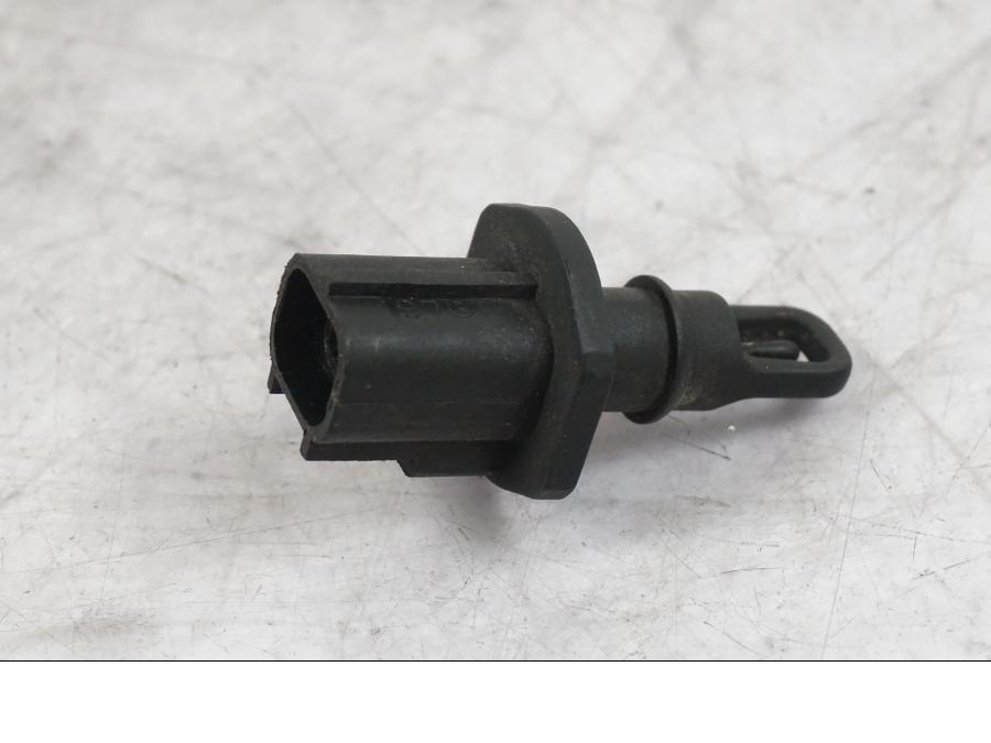 Höger sida på Luftburksensor från en Buell 1125 R -2008 motorcykel.