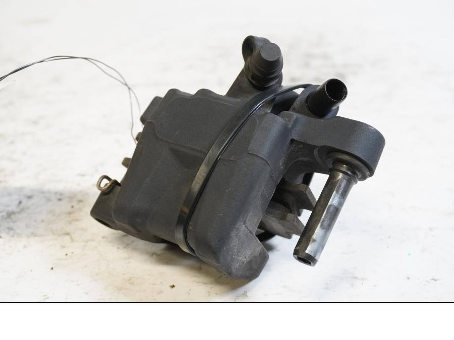 Baksidan på Bromsok från en BMW G 650 GS -2011 motorcykel.