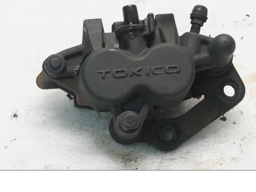 Framsidan på Bromsok från en Suzuki SV 650 -2006 motorcykel.