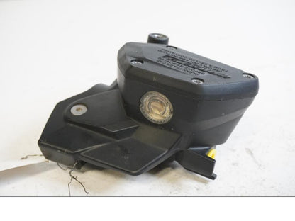 Framsidan på Bromshuvudcylinder från en BMW R 1200 GSA -2014 motorcykel.