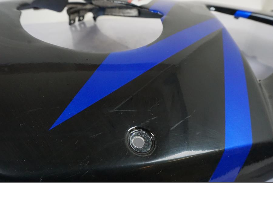 Extrabild3 på Sidkåpa från en Honda CBR 900 RR -2003 motorcykel.