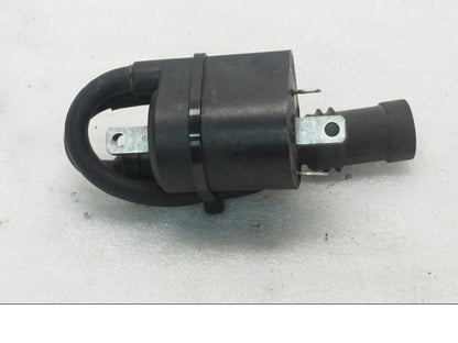 Framsidan på Tändspole från en Yamaha XVS 650 -2000 motorcykel.