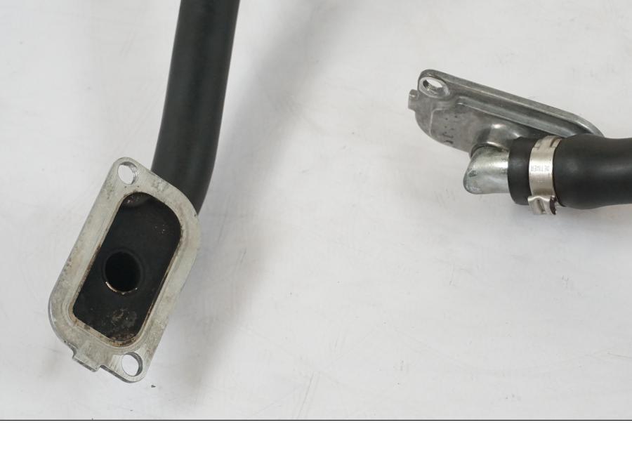 Snett nerifrån på Second Air från en KTM 1290 Super Duke R -2018 motorcykel.